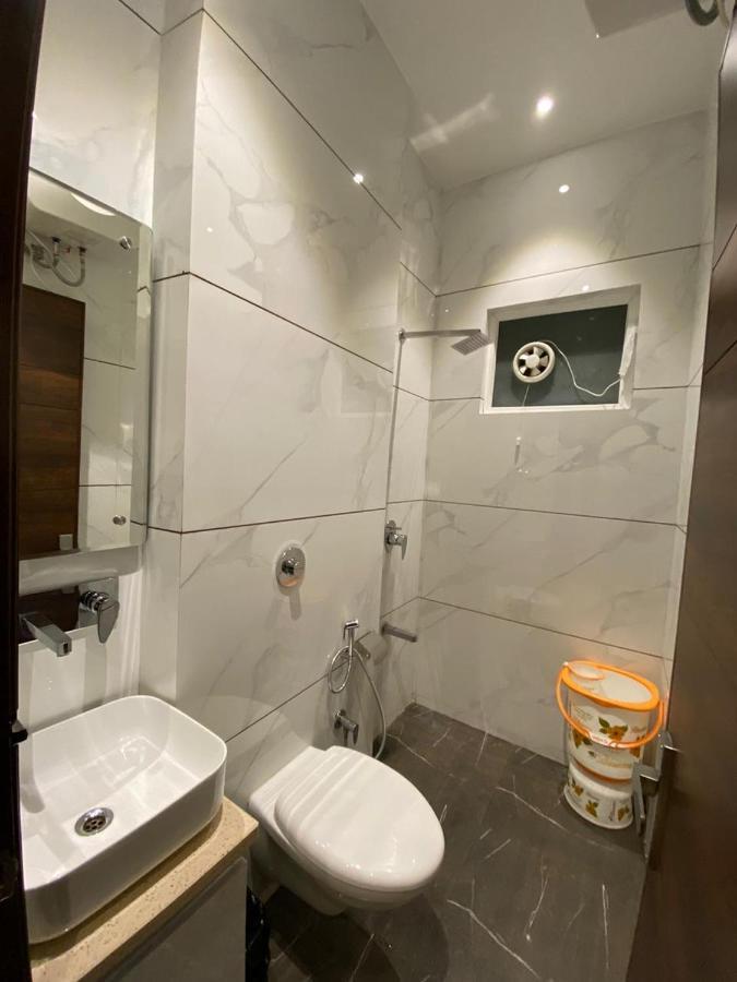 Hotel Blossom Inn Amritsar Exteriör bild