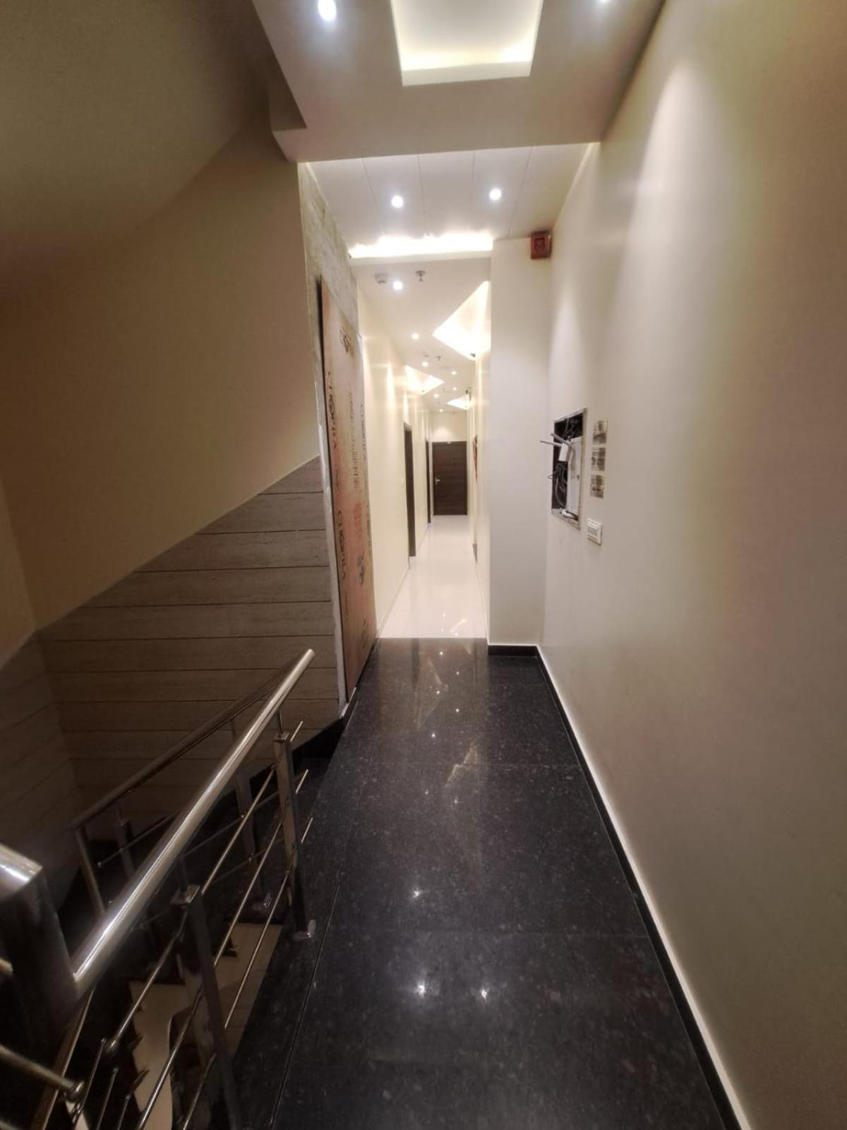 Hotel Blossom Inn Amritsar Exteriör bild
